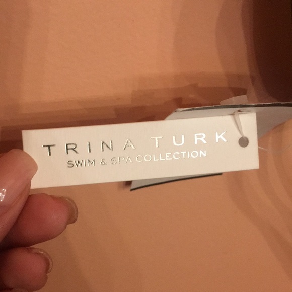 Size OS Black and White Pattered Bikini Top - Picture 2 of 3